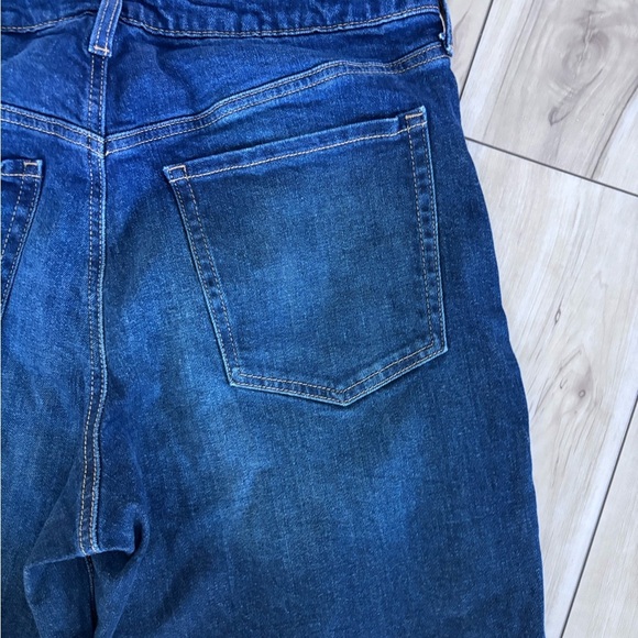 Old Navy Women's Straight Leg Jeans - Dark Blue - Picture 3 of 4